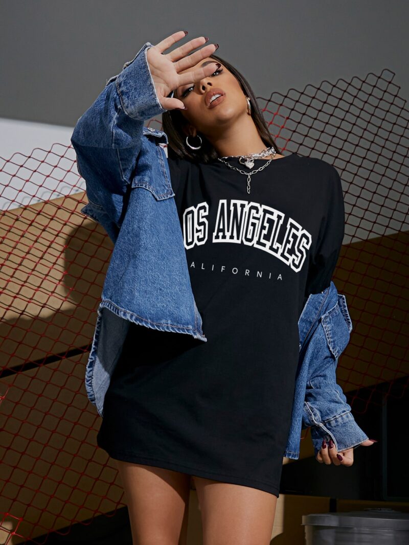 Drop Shoulder Letter Graphic Oversized Tee - Image 4