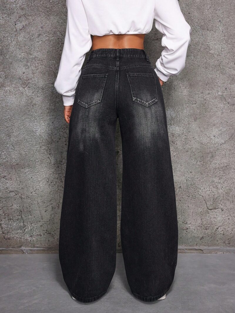 Letter & Skull Graphic Pocket Loose Wide Leg Casual Jeans - Image 4